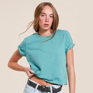 Everyday Cropped T-Shirt
FREE PEOPLE mineral blue
